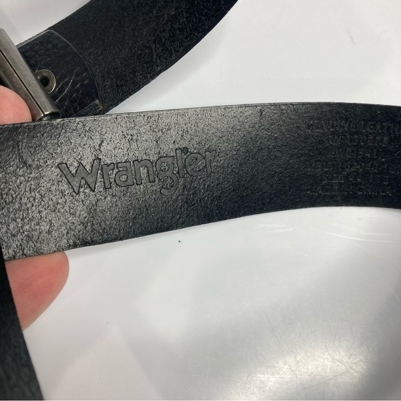 Wrangler black leather belt size 44 - Picture 3 of 4